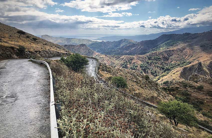 Bikerider-on-the-slopes-in-Sicily