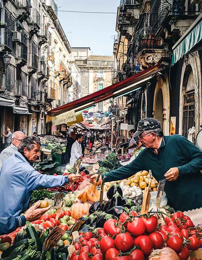 Fruit-and-vegetables-market-catania-700×900